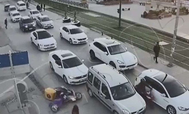 Gaziantep’te aşırı hız ve dikkatsizlik sonucu meydana gelen kazalar kamerada