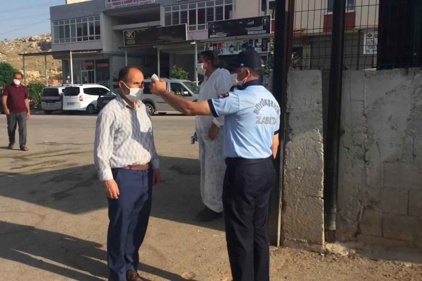 ​Gaziantep'te kurban satış alanlarında Covid-19'a karşı önlemler artırıldı