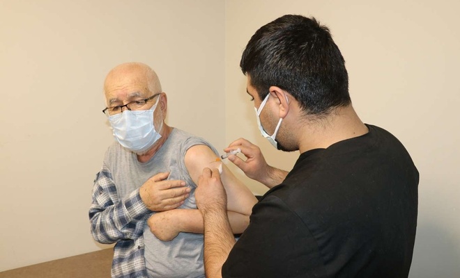Yerli aşı Turkovac vatandaşlara uygulanmaya başlandı