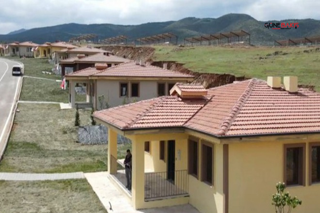 Gaziantep'te depremden 76 gün sonra köy evleri teslim edildi