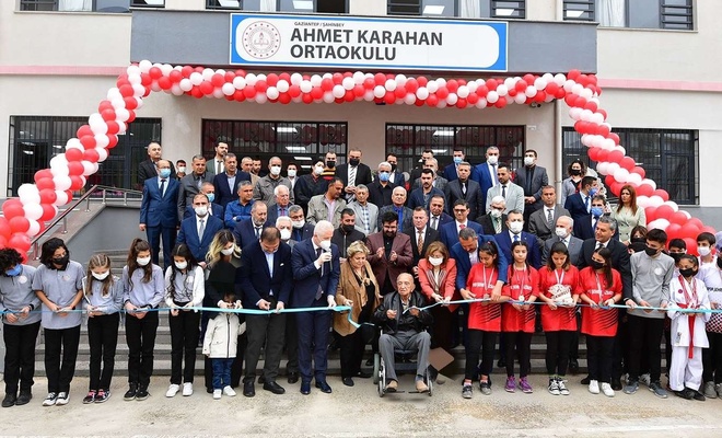 Gaziantep’te 35 derslikli ortaokul düzenlenen törenle açıldı