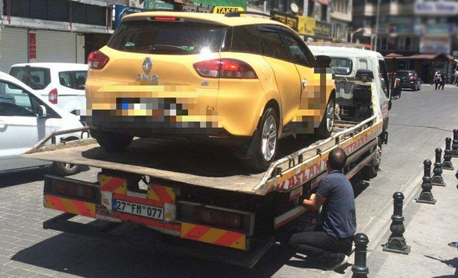 Gaziantep'te maske takmayan 3 taksi sürücüsüne para cezası verildi