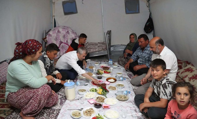 Şahinbey Belediye Başkanı Tahmazoğlu iftarını merada açtı