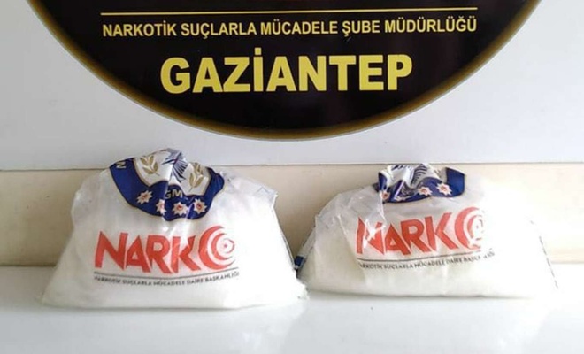 Gaziantep’te 2 araçta 9 kilogram uyuşturucu ele geçirildi