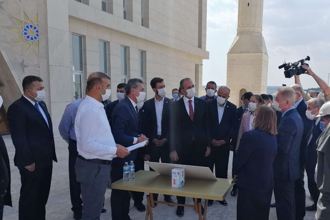 Adalet Bakanı Abdulhamit Gül, Uluslararası Anadolu İmam Hatip  Külliyesi'ni ziyaret etti.