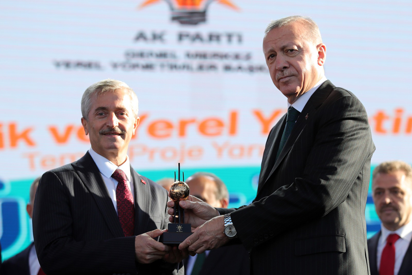 Cumhurbaşkanı Erdoğan’dan Şahinbey Belediye Başkanına ödül