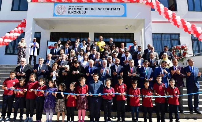Gaziantep'te yapımı tamamlanan ilkokul dualarla açıldı