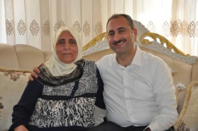 Bakan Abdulhamit Gül'ün annesi vefat etti