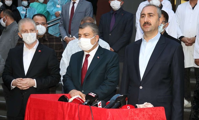 Bakanlar Koca ve Gül, 9 kişinin hayatını kaybettiği hastanede incelemede bulundu