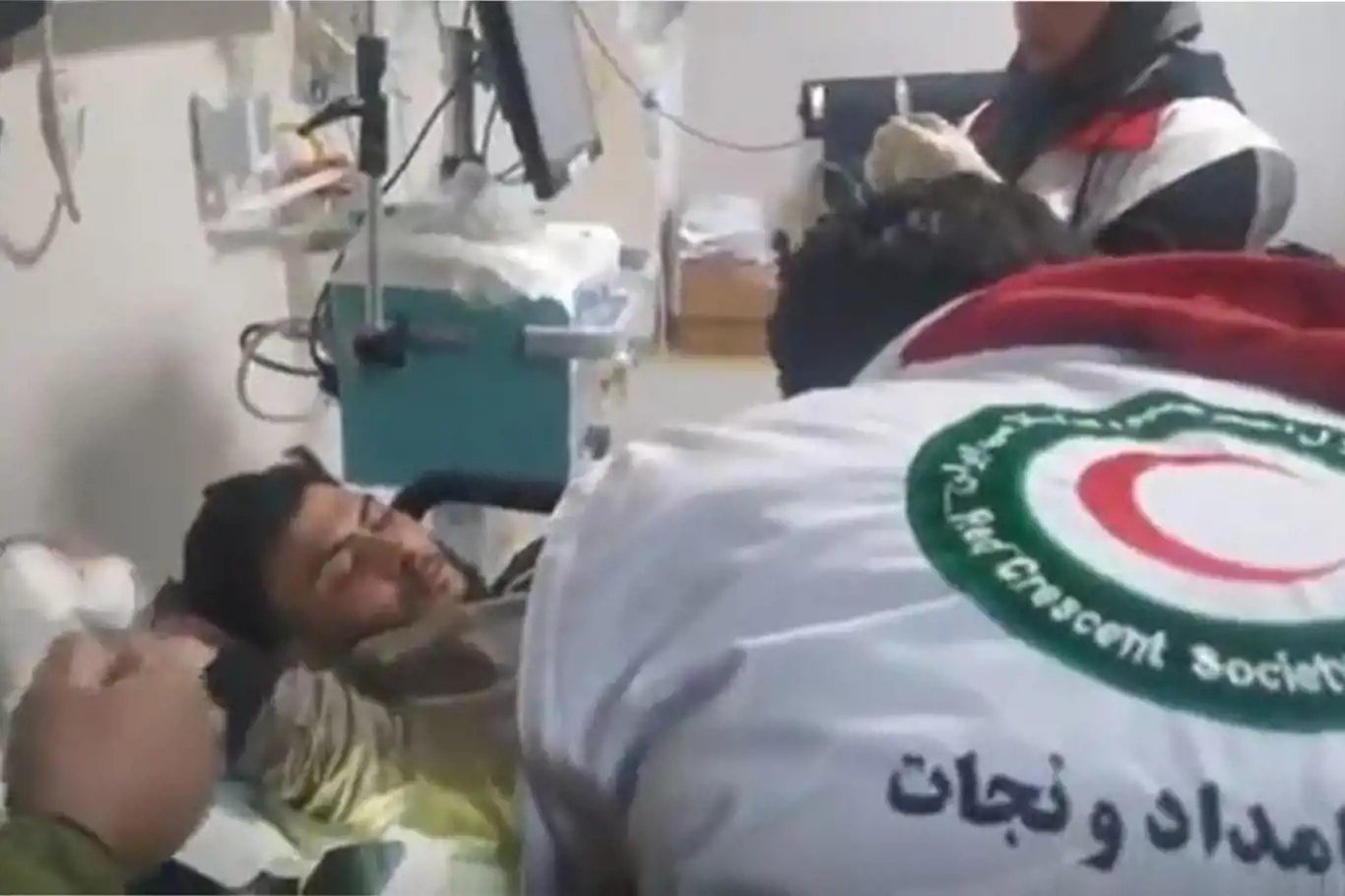 İran Kızılay'ı Gaziantep'te sahra hastanesi kurdu