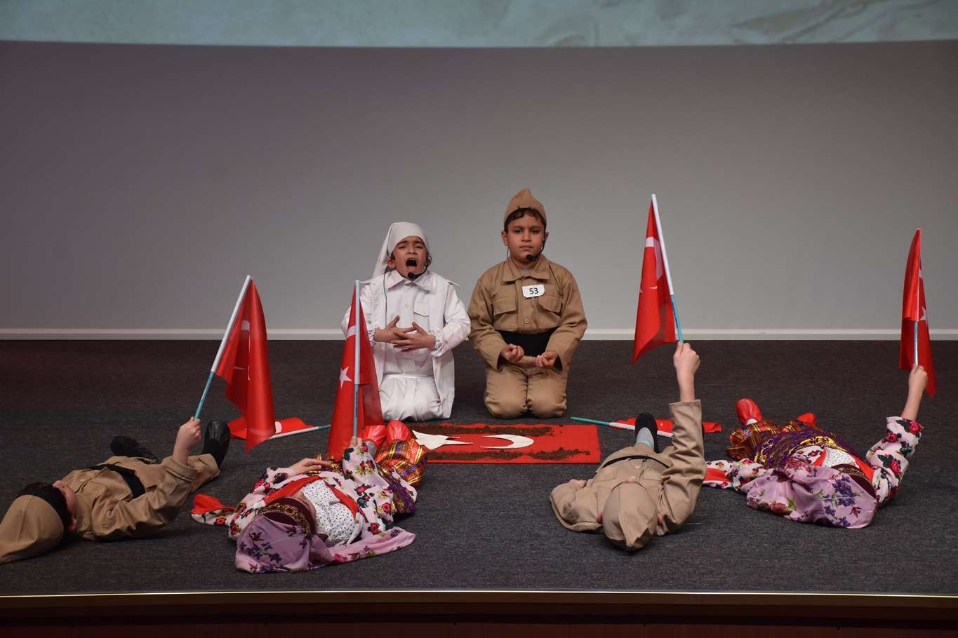 Gaziantep’te öğrenciler İstiklal Marşını en güzel okumak için yarıştı