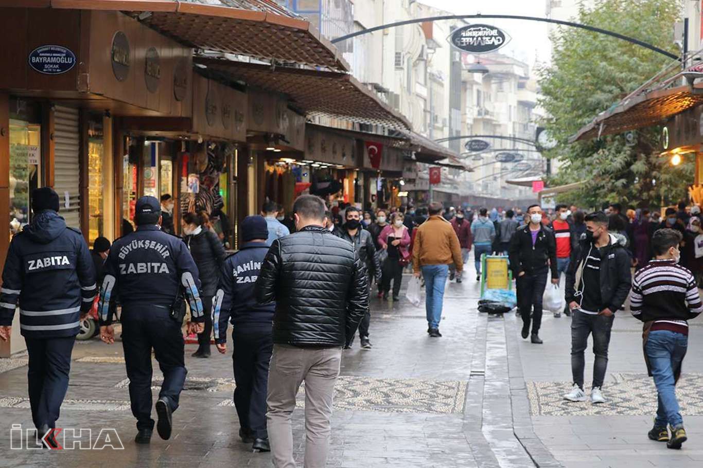 Gaziantep'te Covid-19 kurallarını ihlal eden 415 kişiye para cezası
