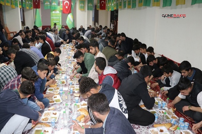 HÜDA PAR Gaziantep Gençlik Kolları iftar programında buluştu