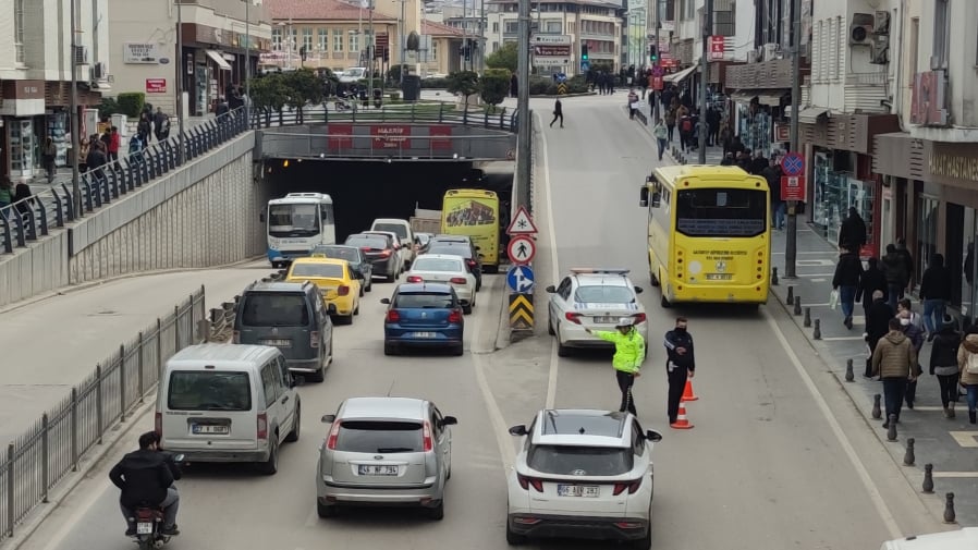 Gaziantep şehir merkezinde trafik tıkandı