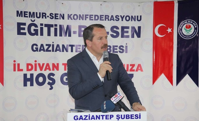 Memur-Sen Genel Başkanı Yalçın, Gaziantep'te İl Divan Toplantısına katıldı