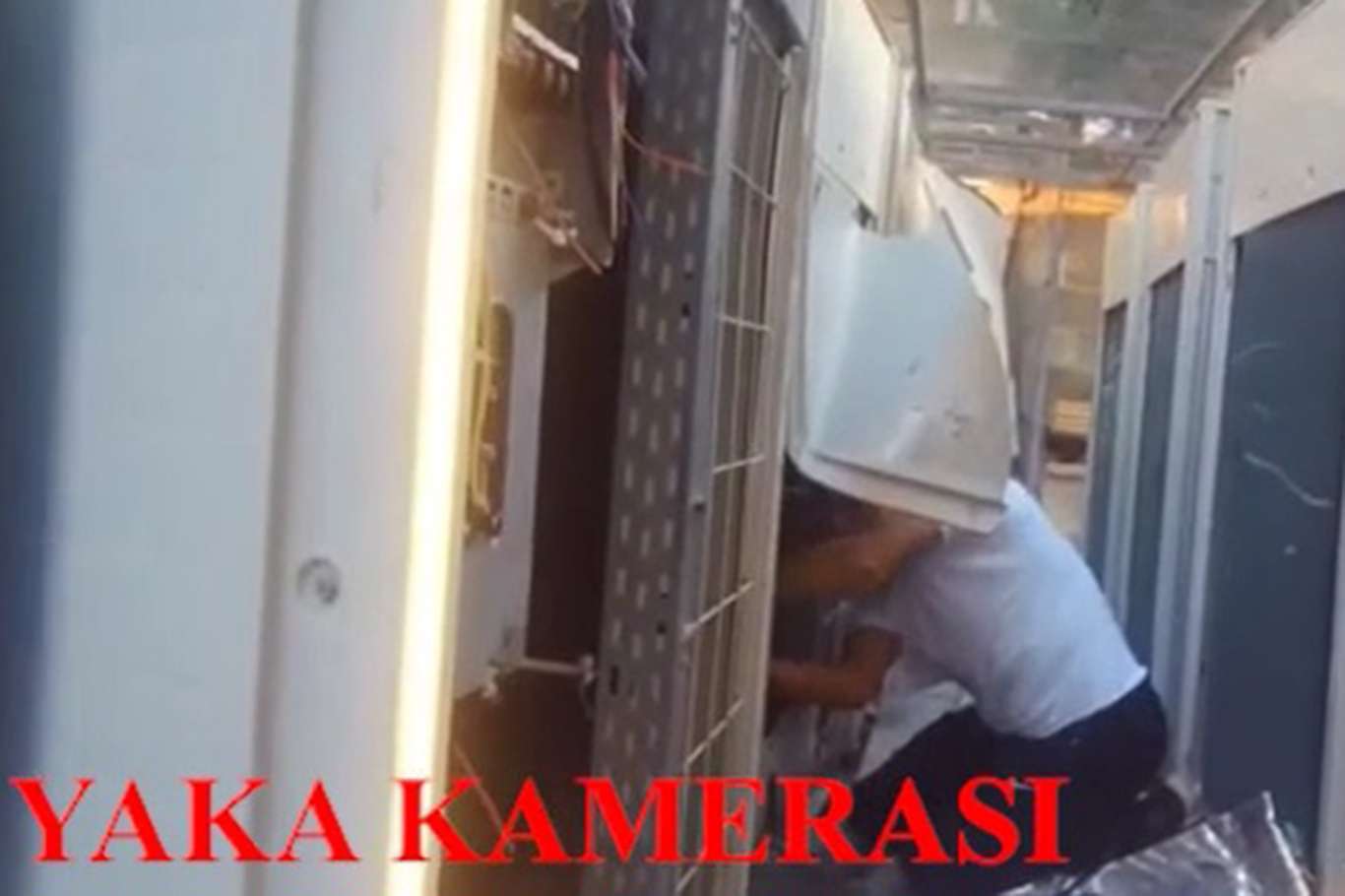 Gaziantep’te camiden hırsızlık anı kameralara yansıdı