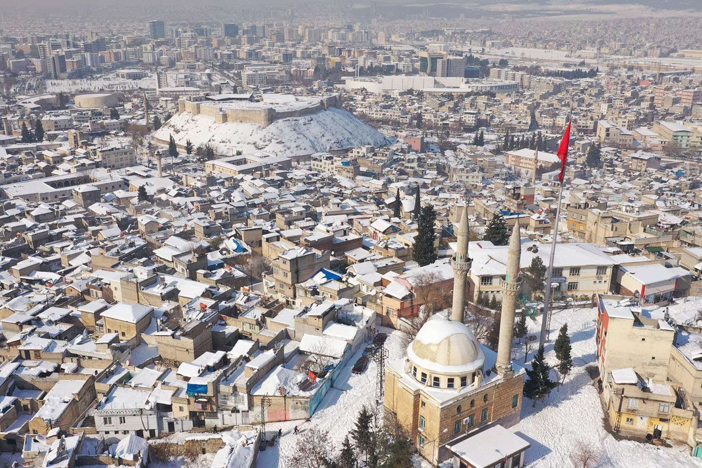 Gaziantep'te karla mücadele çalışmaları havadan takip ediliyor