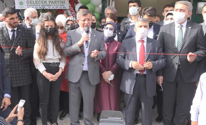 Davutoğlu, partisinin Gaziantep İl Başkanlığının açılışını yaptı