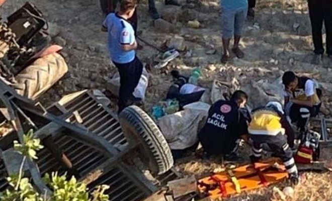 Gaziantep’te işçileri taşıyan traktör şarampole yuvarlandı: 2 ölü, 5 yaralı