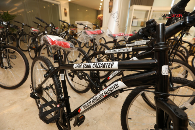 Gaziantep’te 45 spor branşı il temsilcisine bisiklet dağıtıldı