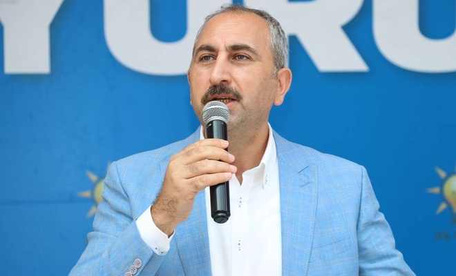 Adalet Bakanı Gül: 'Türkiye vatandaşlarının hepsi bir tarağın dişleri gibi eşittir.'