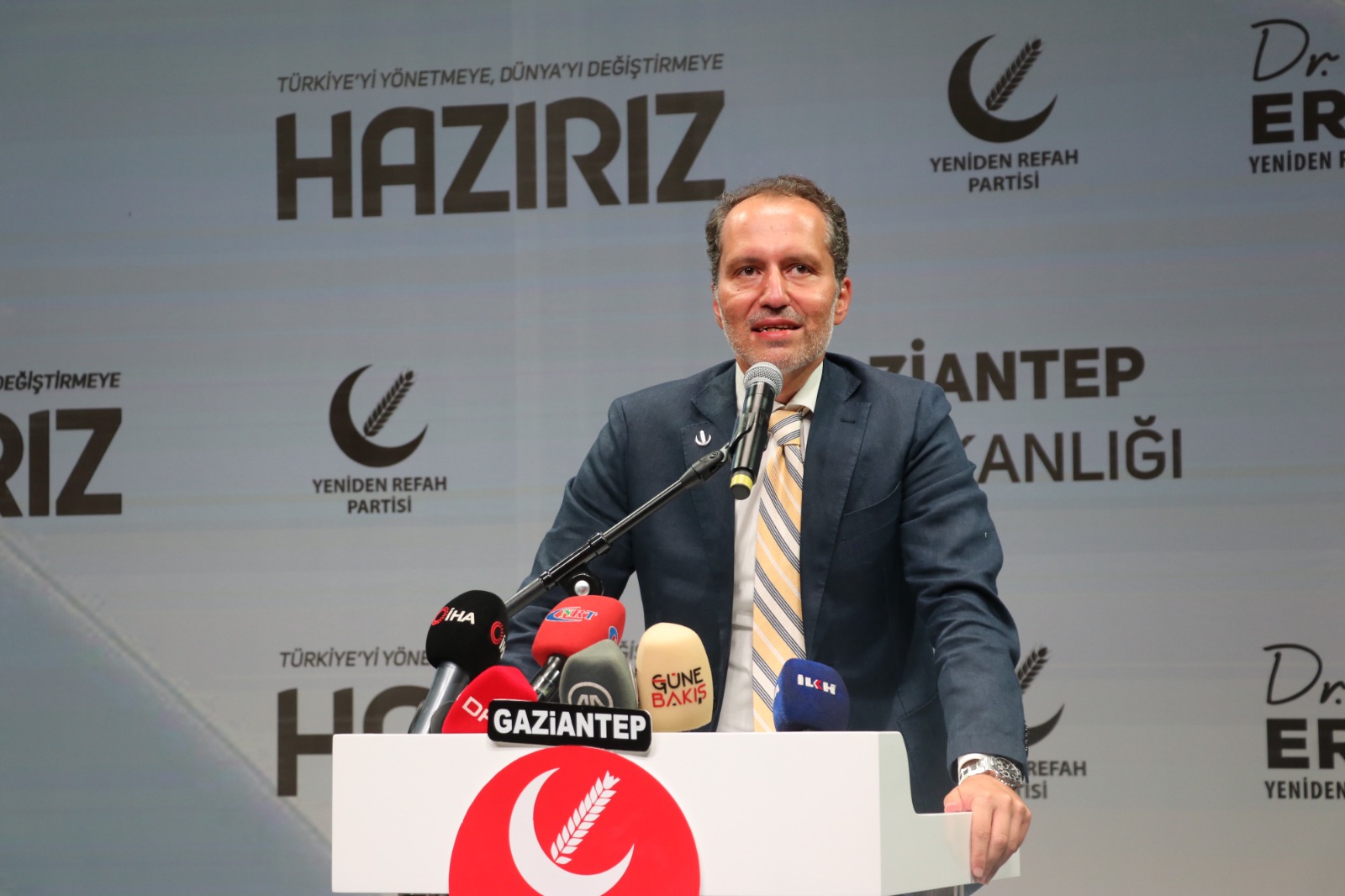 Yeniden Refah Partisi Genel Başkanı Erbakan, Gaziantep’te hükümete yüklendi