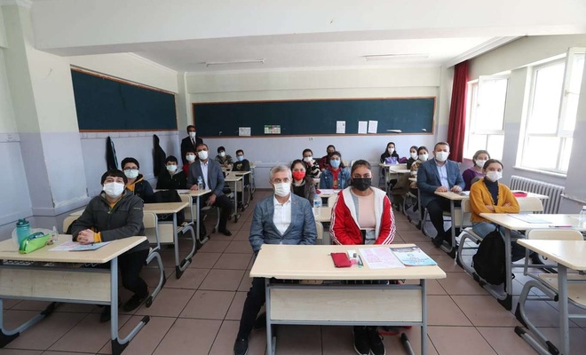 Şahinbey'de ortaokul ve lise öğrencileri sınava hazırlanıyor