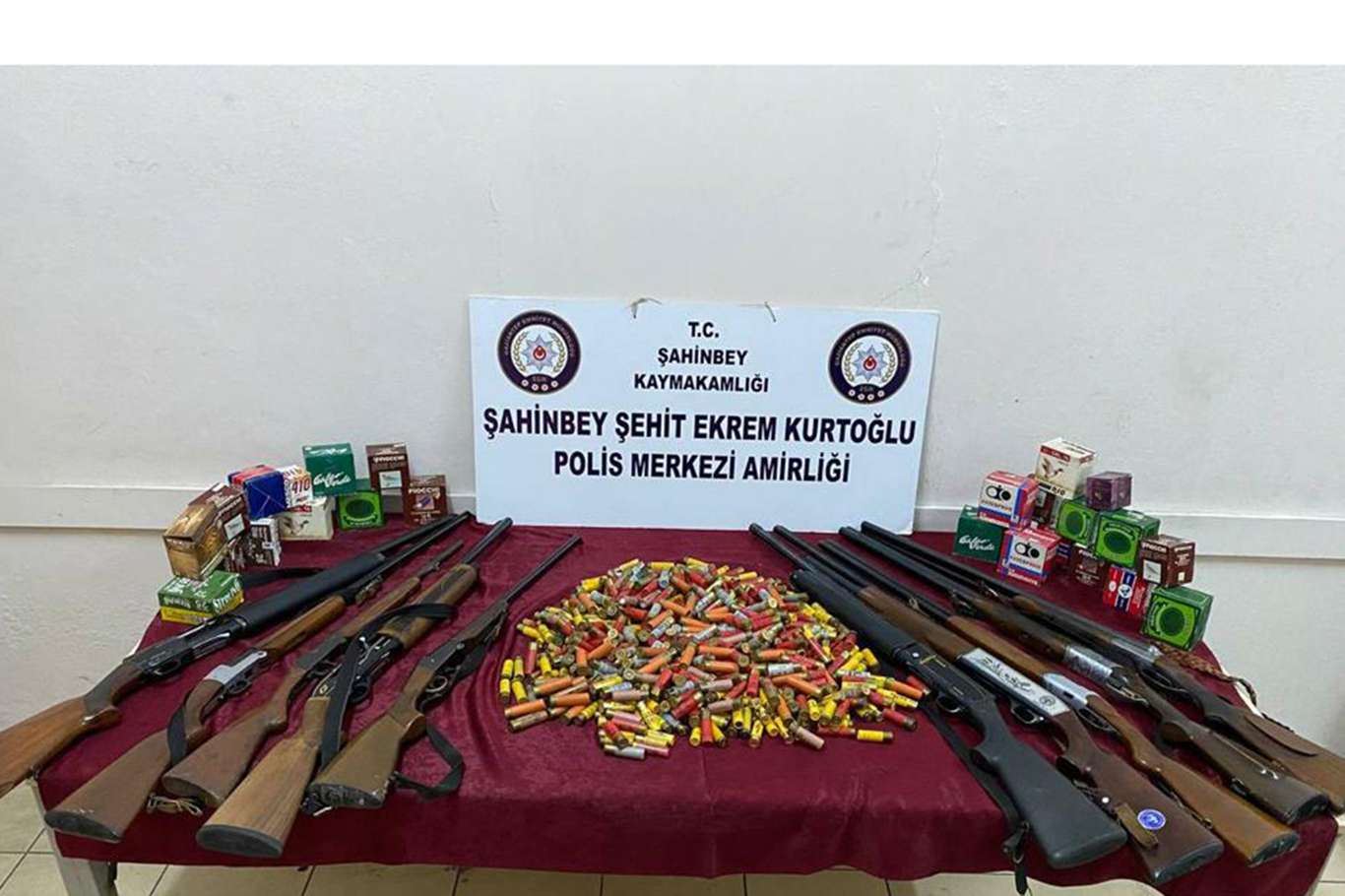 Gaziantep’te ruhsatsız silah operasyonu: 2 gözaltı