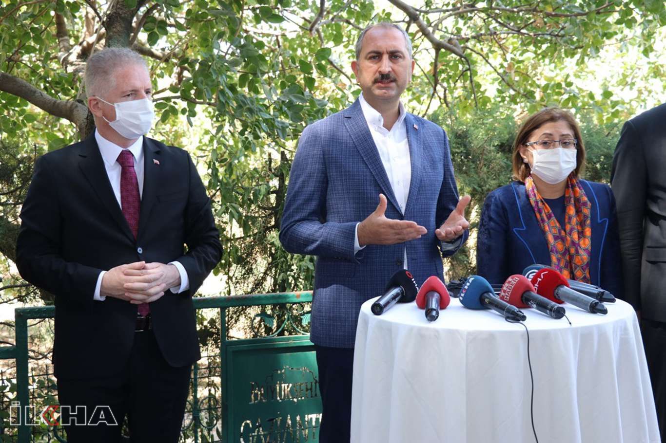 Adalet Bakanı Gül, kadın cinayetlerini 