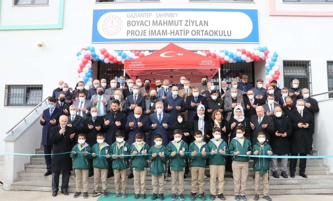 Gaziantep’te Boyacı Mahmut Ziylan Proje İmam Hatip Ortaokulu dualarla açıldı
