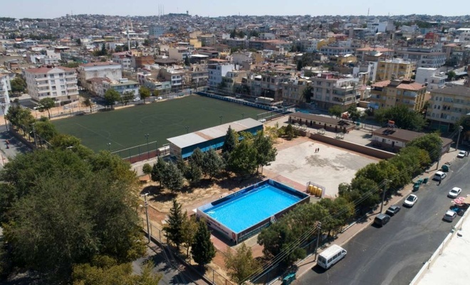 Gaziantep’te çocuklar için mobil yüzme havuzları kuruldu
