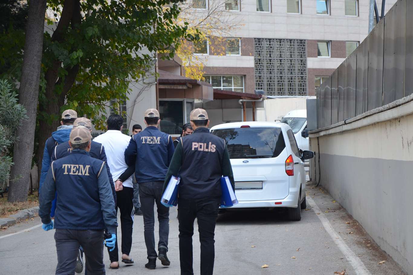 FETÖ ve DAİŞ operasyonunda 4 zanlı tutuklandı