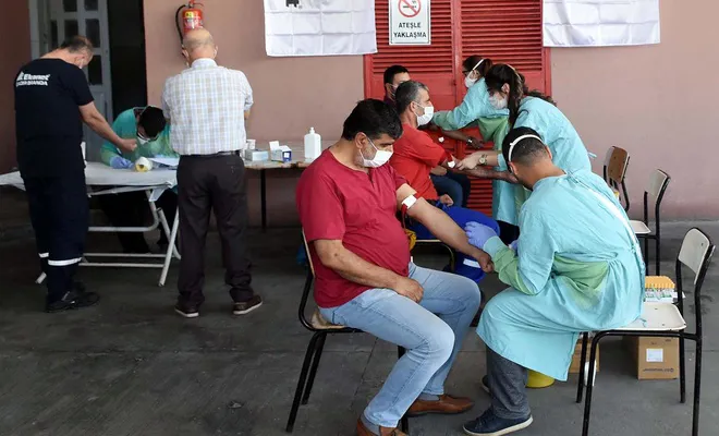 Gaziantep'te işçilere antikor temelli Covid-19 testi yapıldı