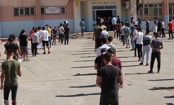 YKS'ye giren adaylar: "Hedefimiz iyi bir bölümle üniversiteye yerleşmek"