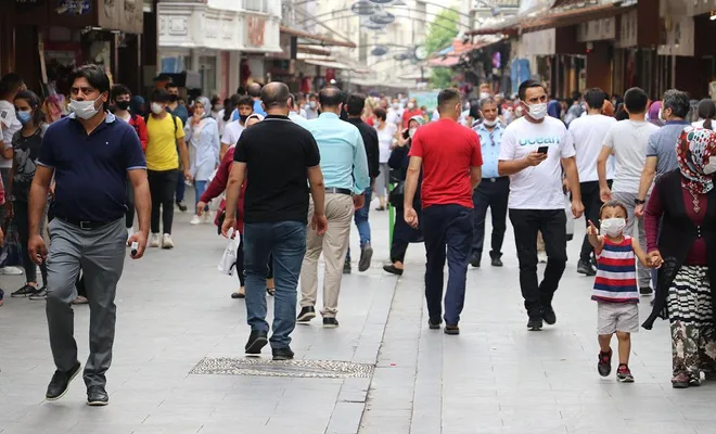 Gaziantep'te vatandaşlar: Bayramda tedbiri elden bırakmayalım