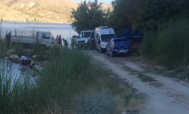 Fırat Nehri'ne giren 2 kişi boğuldu