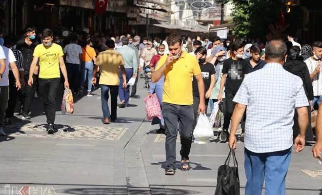 Covid-19 vakalarının arttığı Gaziantep’te kurallara uymayanlara para cezası verildi 