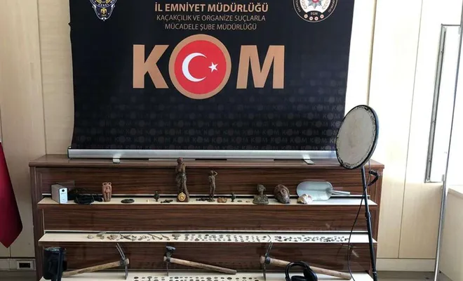 Gaziantep'te araçta tarihi eser ele geçirildi