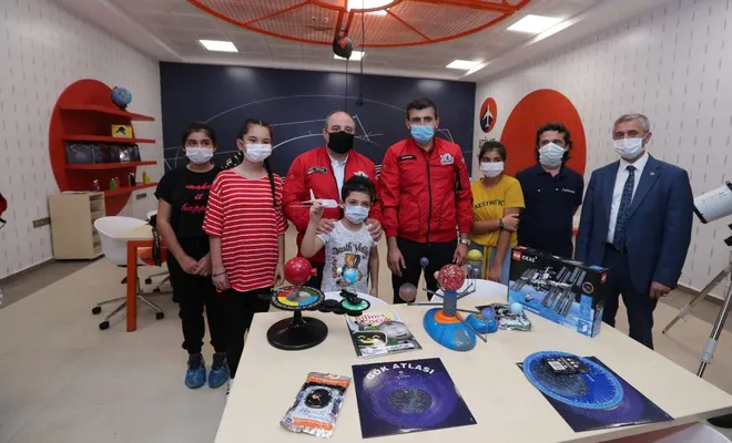 Geleceğin bilim adamları dene-yap atölyelerinde yetişiyor