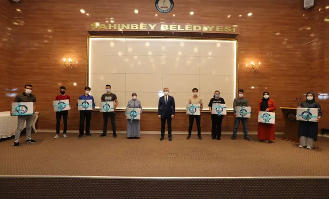 Sosyal medyada düzenlenen yarışmada dereceye girenlere ödülleri verildi