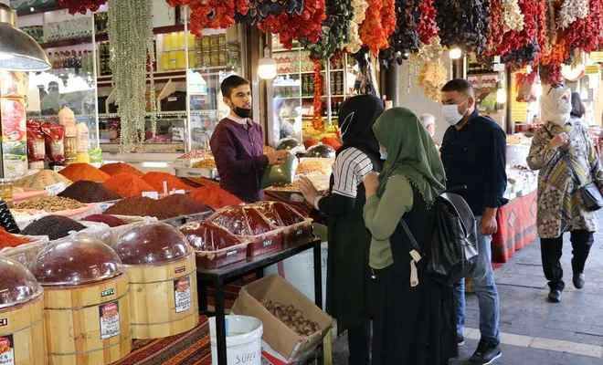 Covid-19 nedeniyle esnaf yaz sezonunda umduğunu bulamadı