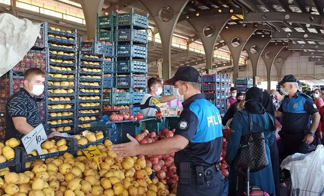 Gaziantep'te bin 28 kişiye sosyal mesafe ve maske cezası verildi