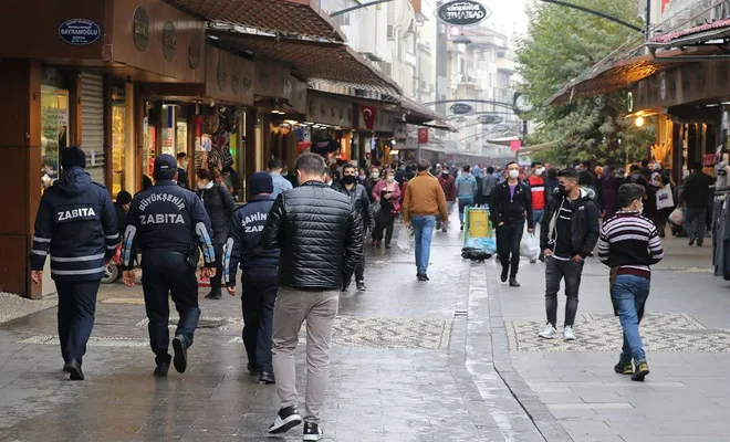 Covid-19 kurallarına uymayan 866 kişiye para cezası verildi