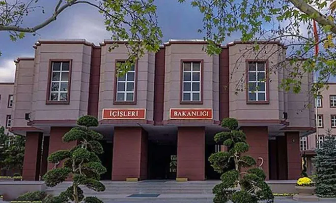 CHP'li 2 belediye meclis üyesi görevden uzaklaştırıldı