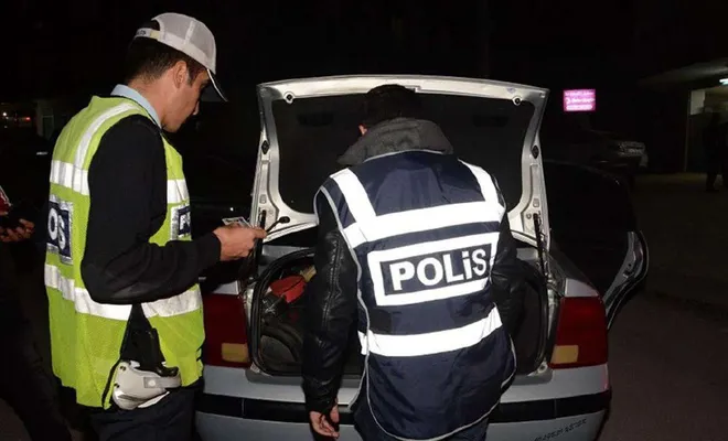 Çeşitli suçlardan aranan 304 şahıs yakalandı