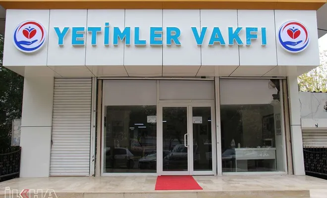 Yetim çocuklara bot ve mont yardımı yapıldı