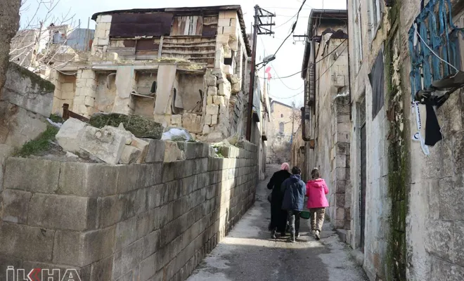 Metruk binalar tehlike saçıyor 