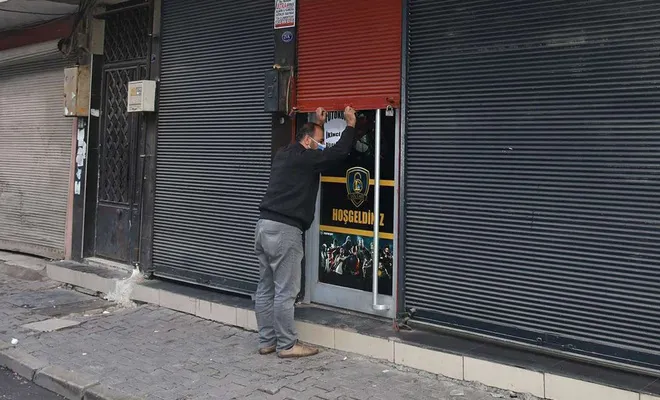 Covid-19 salgını en çok küçük esnafı etkiledi