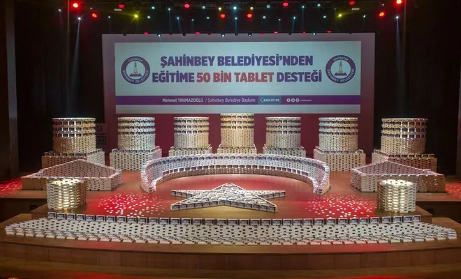 50 bin öğrenciye tablet ve internet desteği verildi