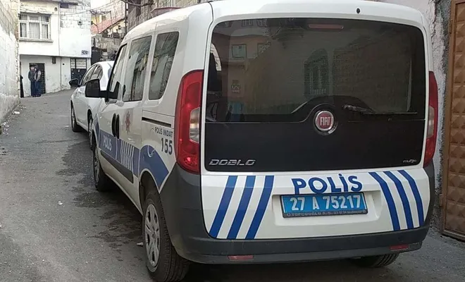 Silahlı kavgada vurulan kişi öldü annesi ve arkadaşı yaralandı